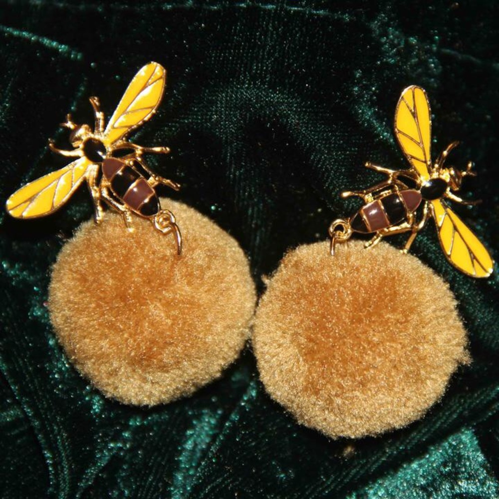 Bee earrings, statement piece.
